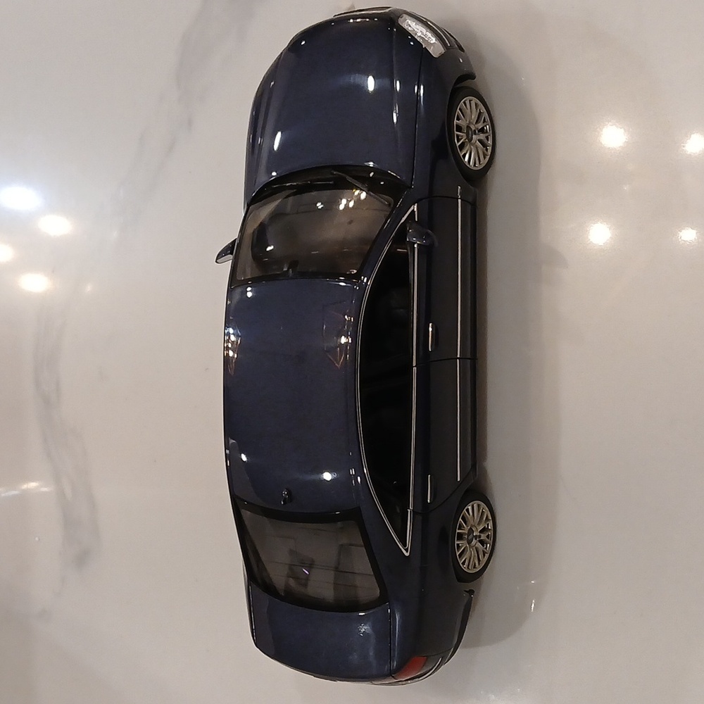 1:18 Audi A8 4.3 TDI Die Cast Car Series Kyosho